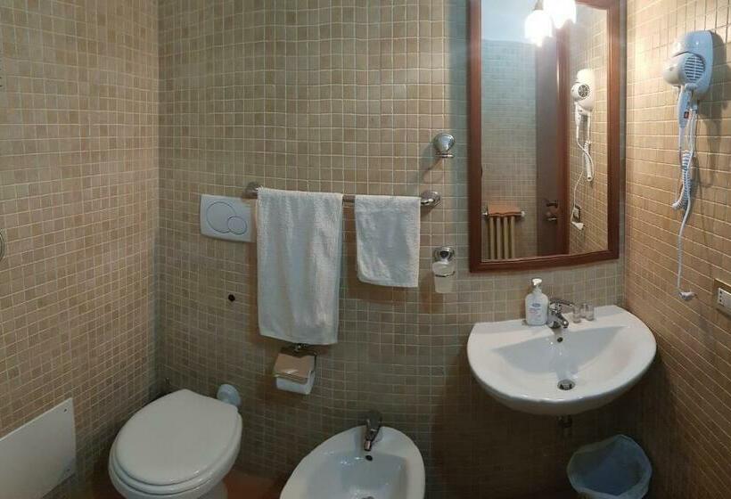 スタンダードスタジオ, Agriturismo Petra Lucana