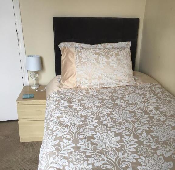 스탠다드 싱글 룸 공동욕실, The Townhouse B And B