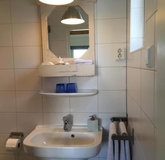 Номер Стандарт Вид на Озеро, Het Pulletje