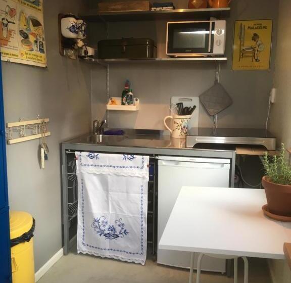 Номер Стандарт Вид на Озеро, Het Pulletje