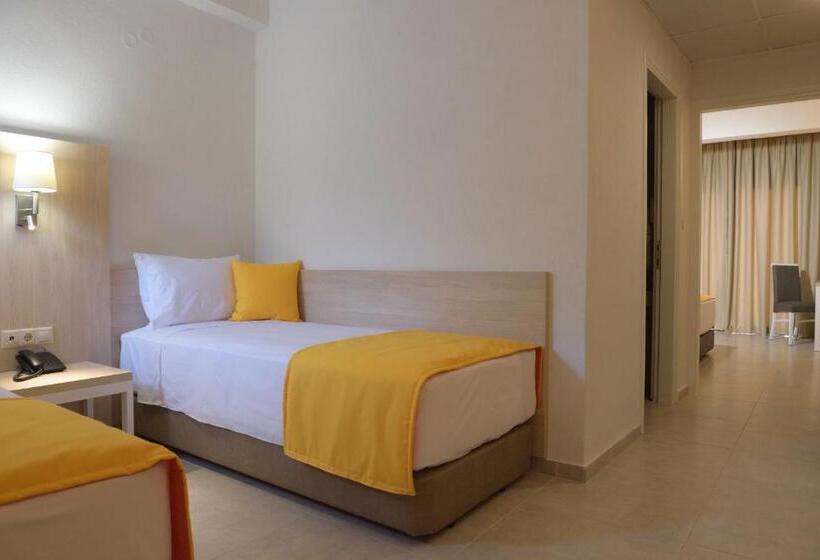 Семейный Номер, Aristoteles Holiday Hotel And Spa