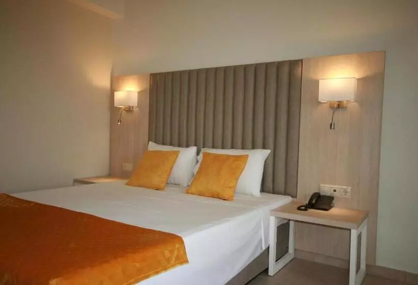ガーデンビュースタンダードルーム, Aristoteles Holiday Hotel And Spa