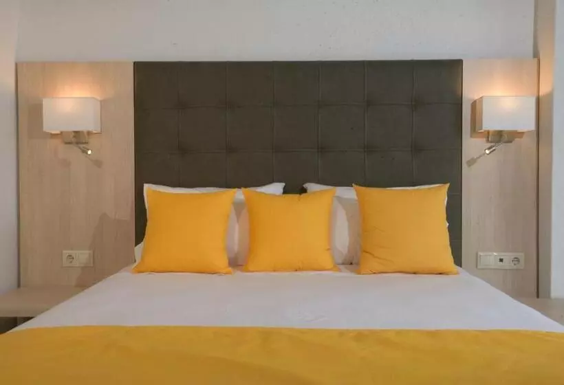 スーペリアトリプルルーム, Aristoteles Holiday Hotel And Spa