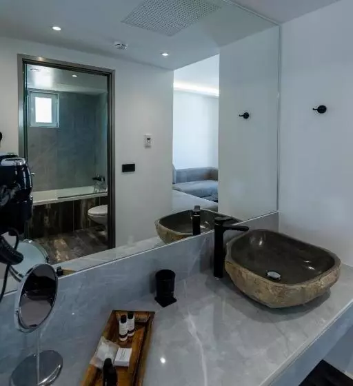اتاق کلاسیک سه تخته, Diamond Boutique Hotel