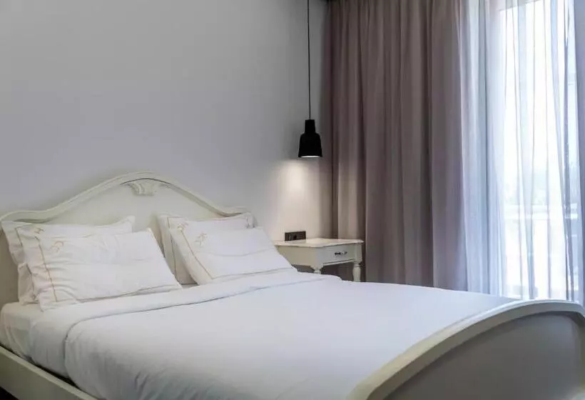 اتاق کلاسیک سه تخته, Diamond Boutique Hotel