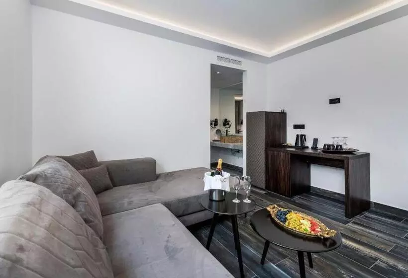 اتاق لوکس خانوادگی, Diamond Boutique Hotel
