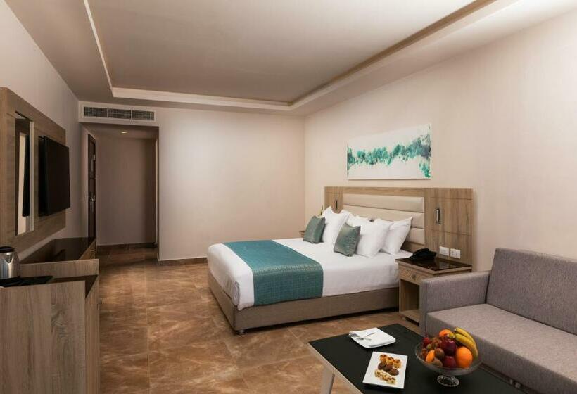 Deluxe Room Pool View