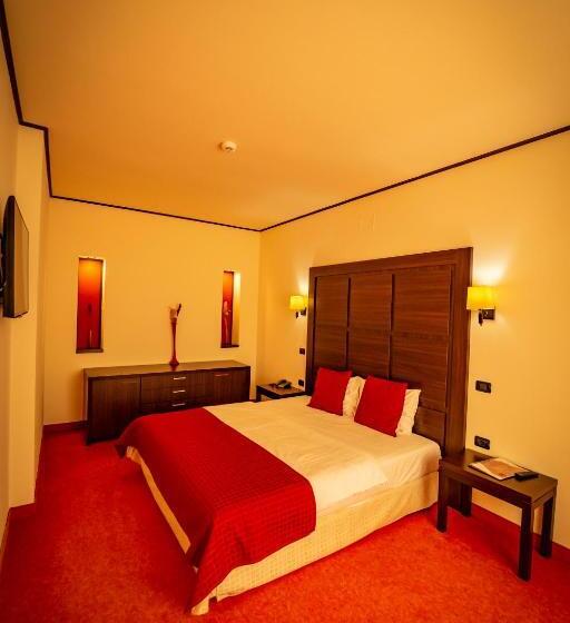 Senior Suite, Aurelia