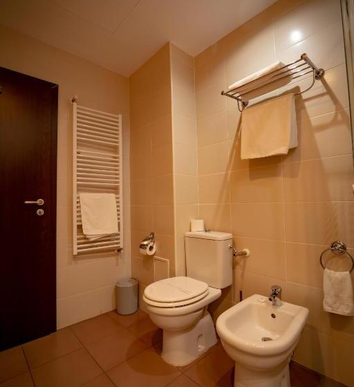 Senior Suite, Aurelia