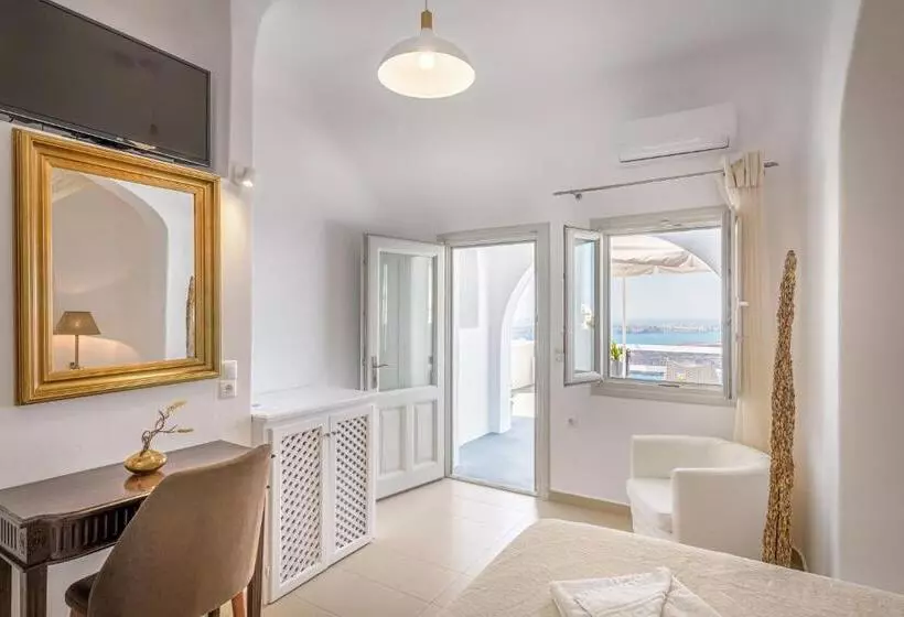 اتاق سوپریور با چشم‌انداز, Avianto Suites