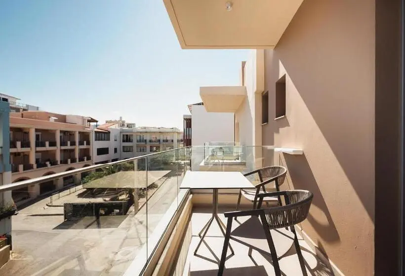 Chambre Confort Vue Ville, Batis Beach