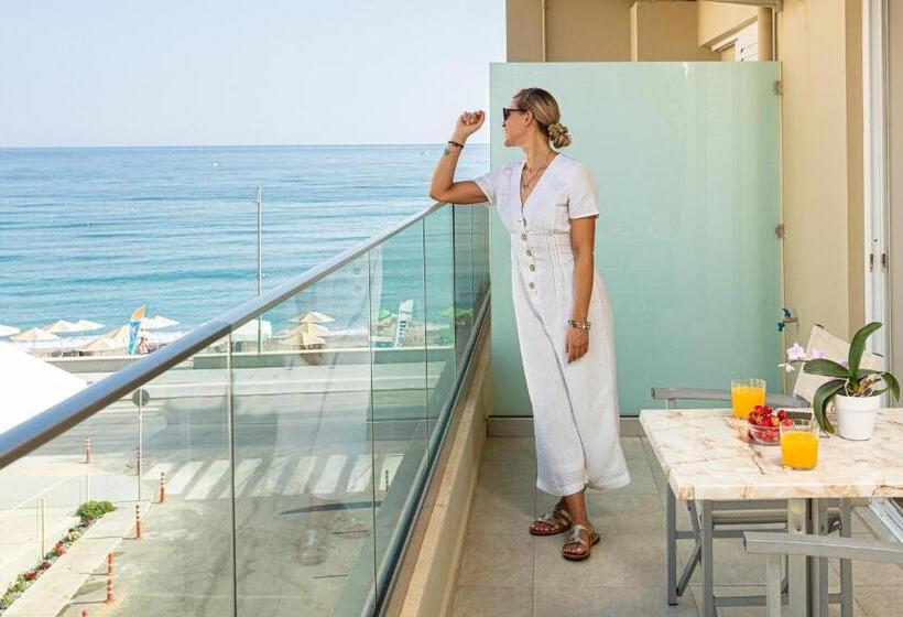 高级房间侧面带海景, Batis Beach