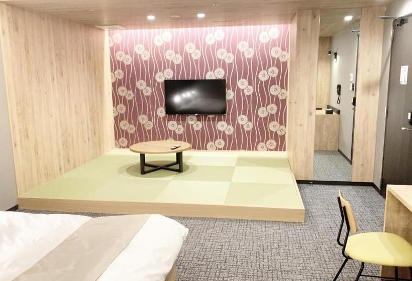 四人标准间, First Cabin Midosujinamba