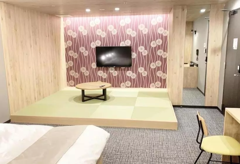 اتاق استاندارد چهار تخته, First Cabin Midosujinamba