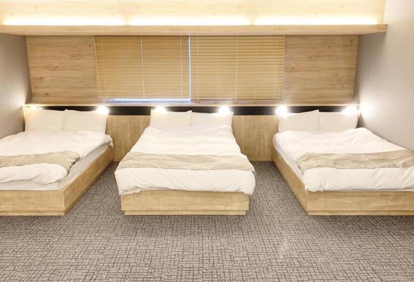 标准三人间, First Cabin Midosujinamba