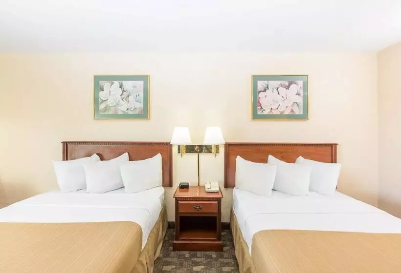 ２ダブルベッドのスタンダードルーム, Days Inn By Wyndham Grand Island I80