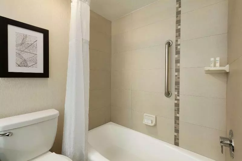 キングサイズベッドのスイートルーム, Embassy Suites By Hilton Arcadia Pasadena Area