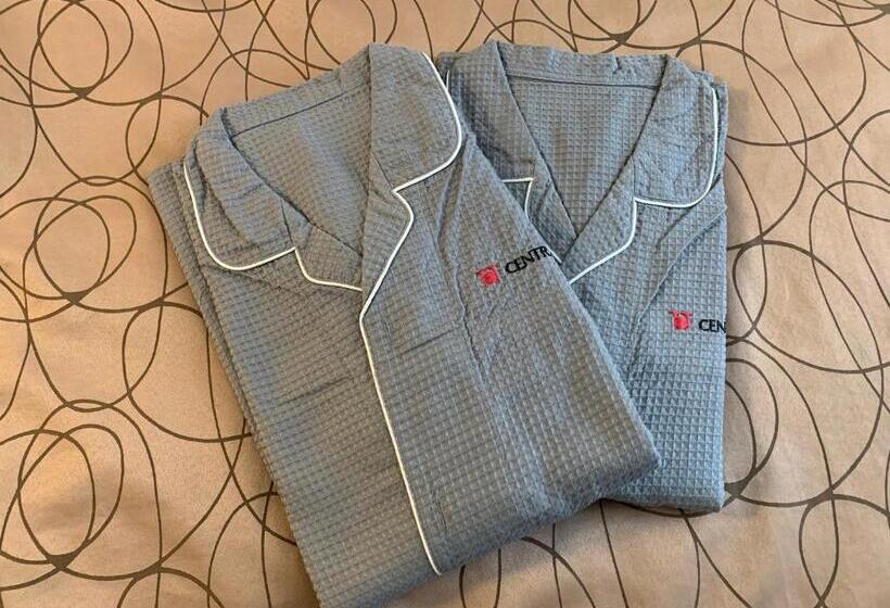 이코노미 싱글 룸, Grand Central