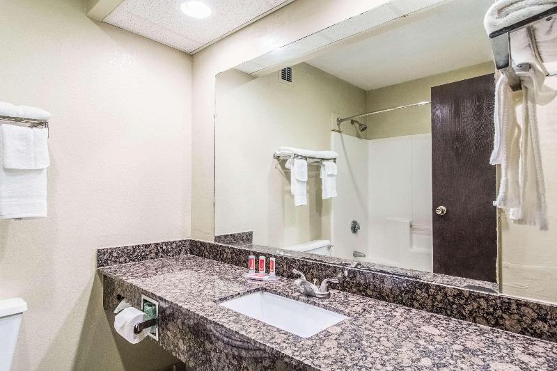 غرفة قياسية سرير كينج, Hampton Inn & Suites Seal Beach