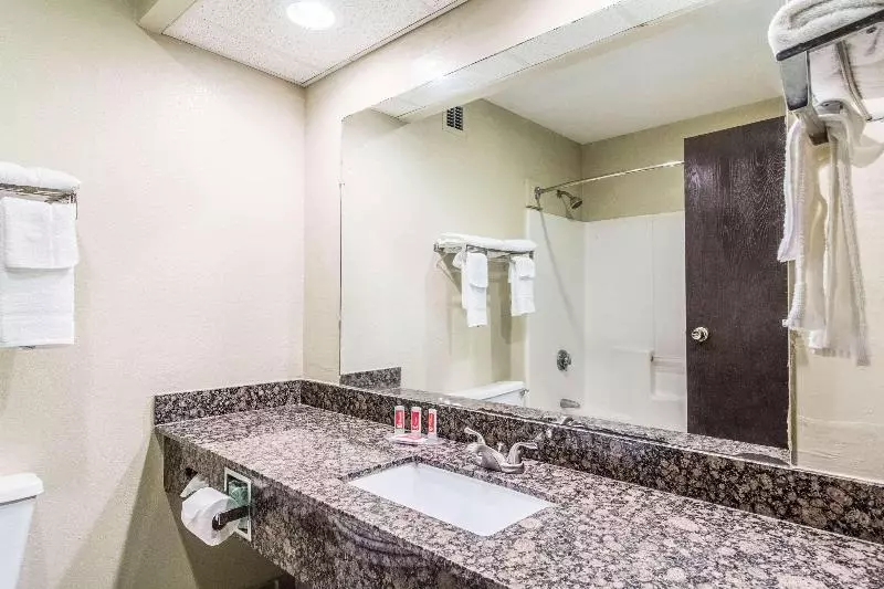 Standard-huone King-vuode, Hampton Inn & Suites Seal Beach