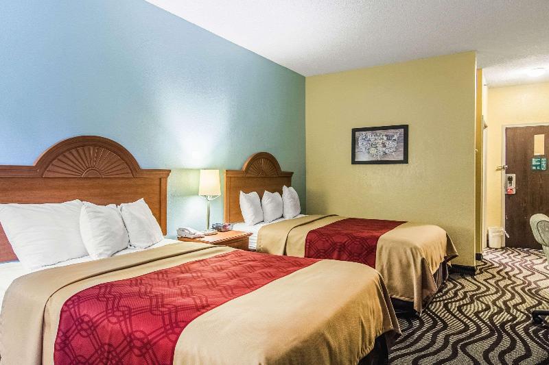 스탠다드 룸 킹사이즈 침대, Hampton Inn & Suites Seal Beach