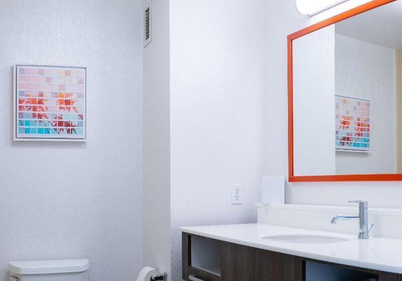 غرفة قياسية سرير كينج, Hampton Inn & Suites Seal Beach