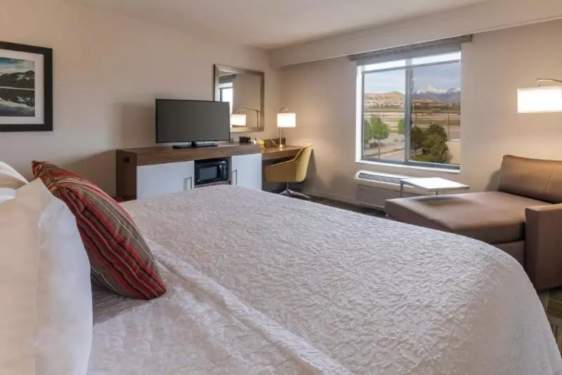 Standard-huone King-vuode, Hampton Inn Lehithanksgiving Point