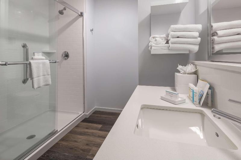 غرفة قياسية سرير كينج, Hampton Inn Lehithanksgiving Point