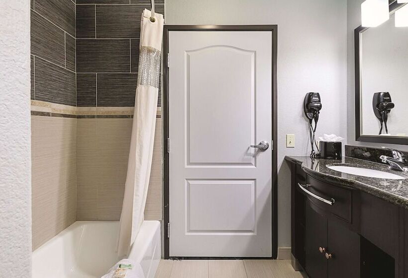 Люкс Повышенной Комфортности, La Quinta Inn & Suites By Wyndham South Dallas   Hutchins