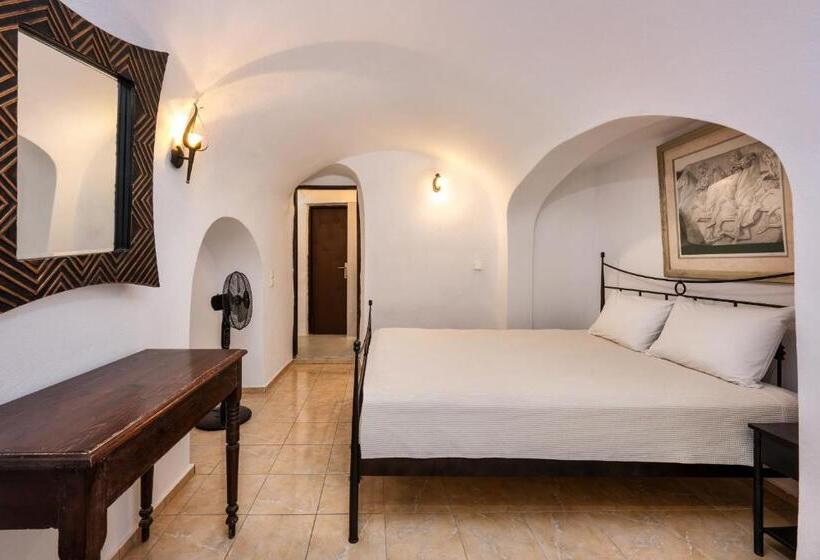 جناح, Lava Suites & Lounge