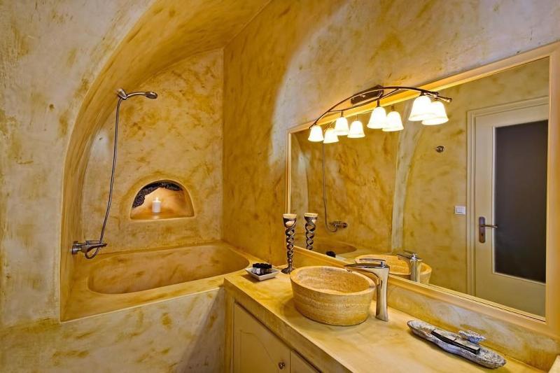 غرفة سوبيريور, Lava Suites & Lounge