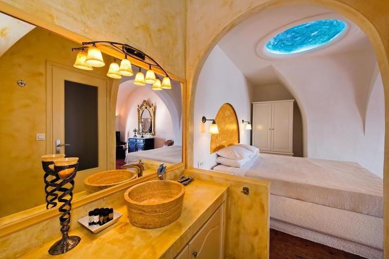 غرفة سوبيريور, Lava Suites & Lounge