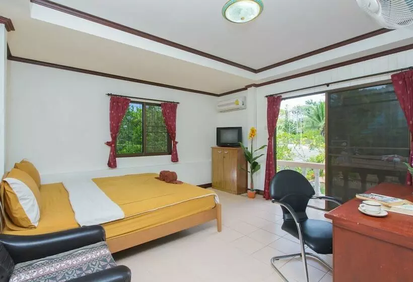 キングサイズベッドのスタンダードルーム, Patong Rai Rom Yen Resort Sha
