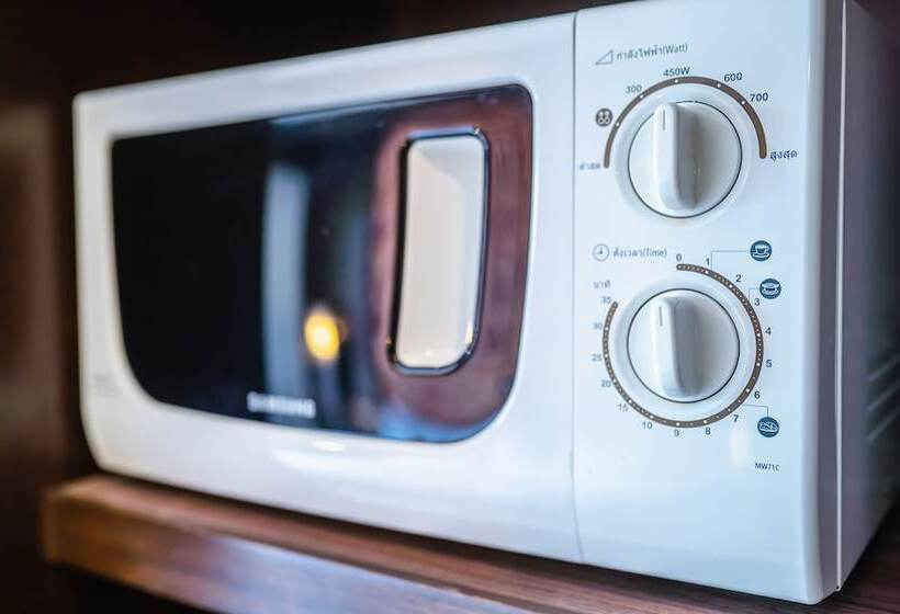 디럭스 룸, Ratana Hotel Chalong