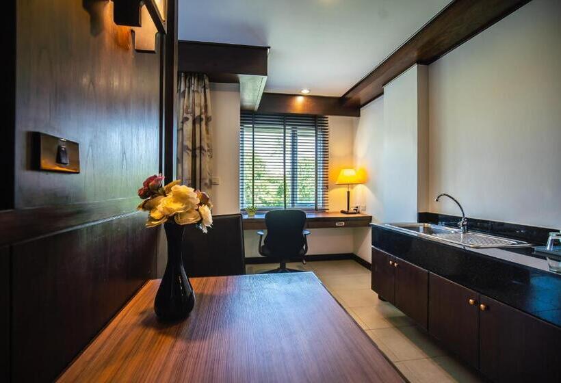 디럭스 룸, Ratana Hotel Chalong