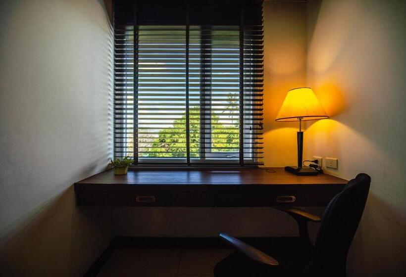 디럭스 룸, Ratana Hotel Chalong