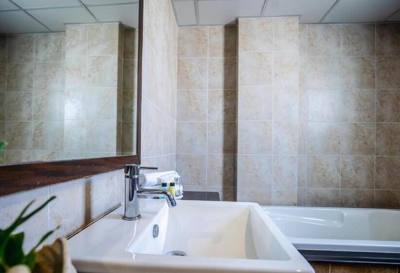 바다 전망 스위트, Ratana Hotel Chalong