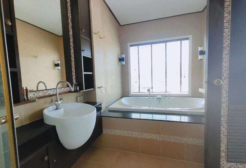 2침실 펜트하우스 아파트, Ratana Hotel Chalong