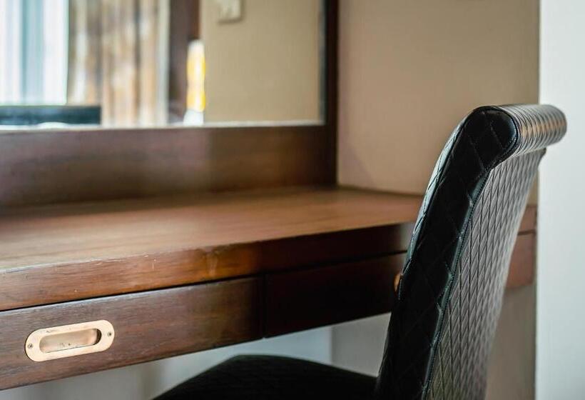 침실 2개 스위트, Ratana Hotel Chalong