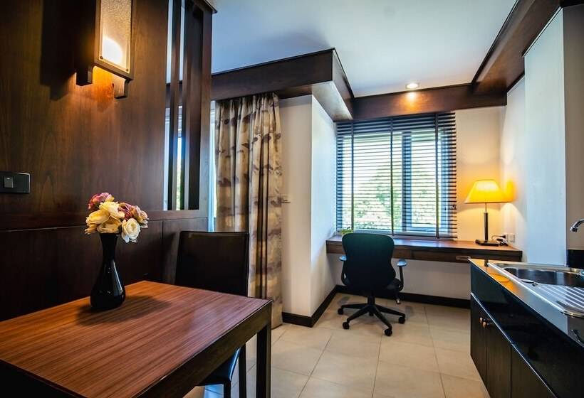 디럭스 룸, Ratana Hotel Chalong