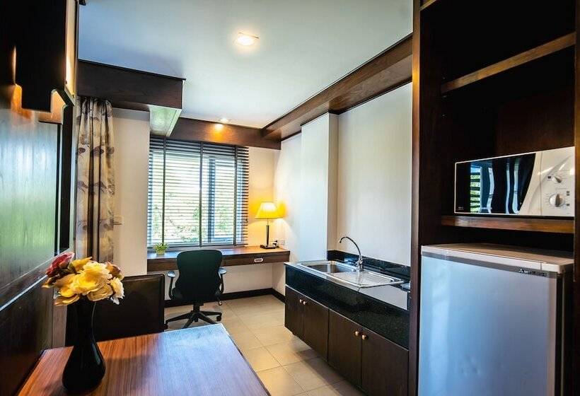 디럭스 룸, Ratana Hotel Chalong