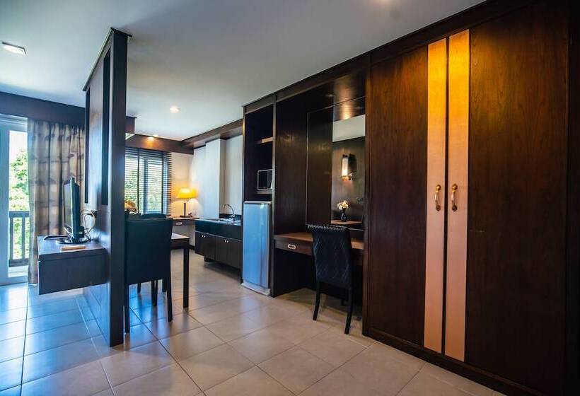 Номер Deluxe, Ratana Hotel Chalong