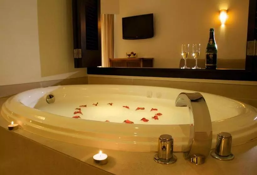 デラックススイート, Select Club At Sandos Caracol All Inclusive   Adults Only Area