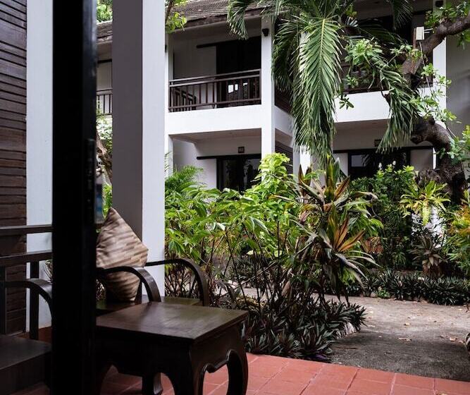 غرفة قياسية, The Hive