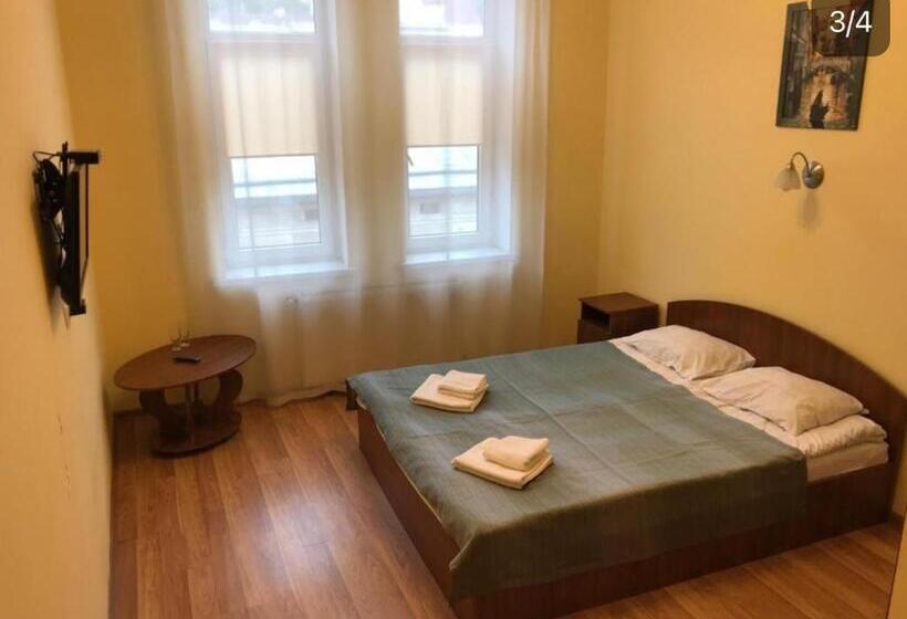 غرفة سوبيريور, Tsisar Bankir