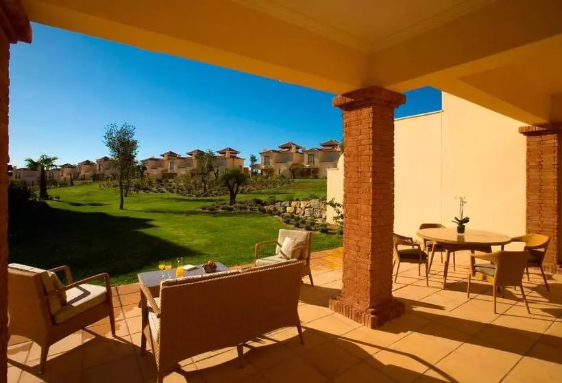 Villa 2 Makuuhuonetta, Monte Rei Golf & Country Club