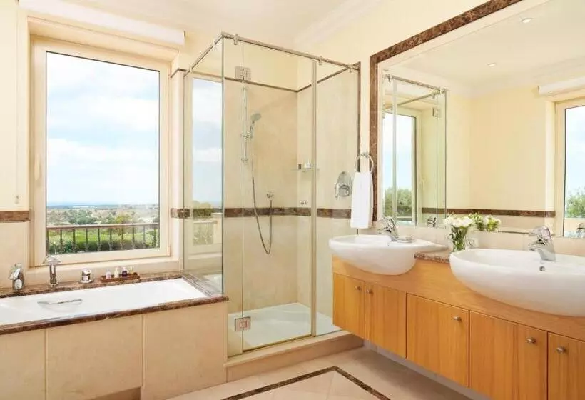 Villa 4 Makuuhuonetta, Monte Rei Golf & Country Club