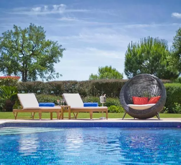 Villa 4 Makuuhuonetta, Monte Rei Golf & Country Club