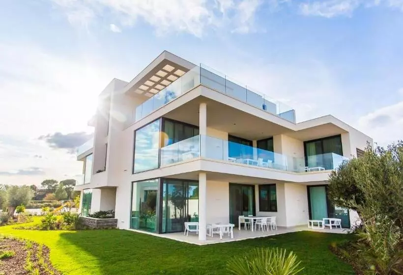 1 Bedroom Penthouse Apartment, Monte Rei Golf & Country Club