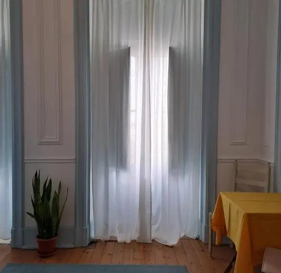 اتاق استاندارد با بالکن, Olhãomirante Guesthouse